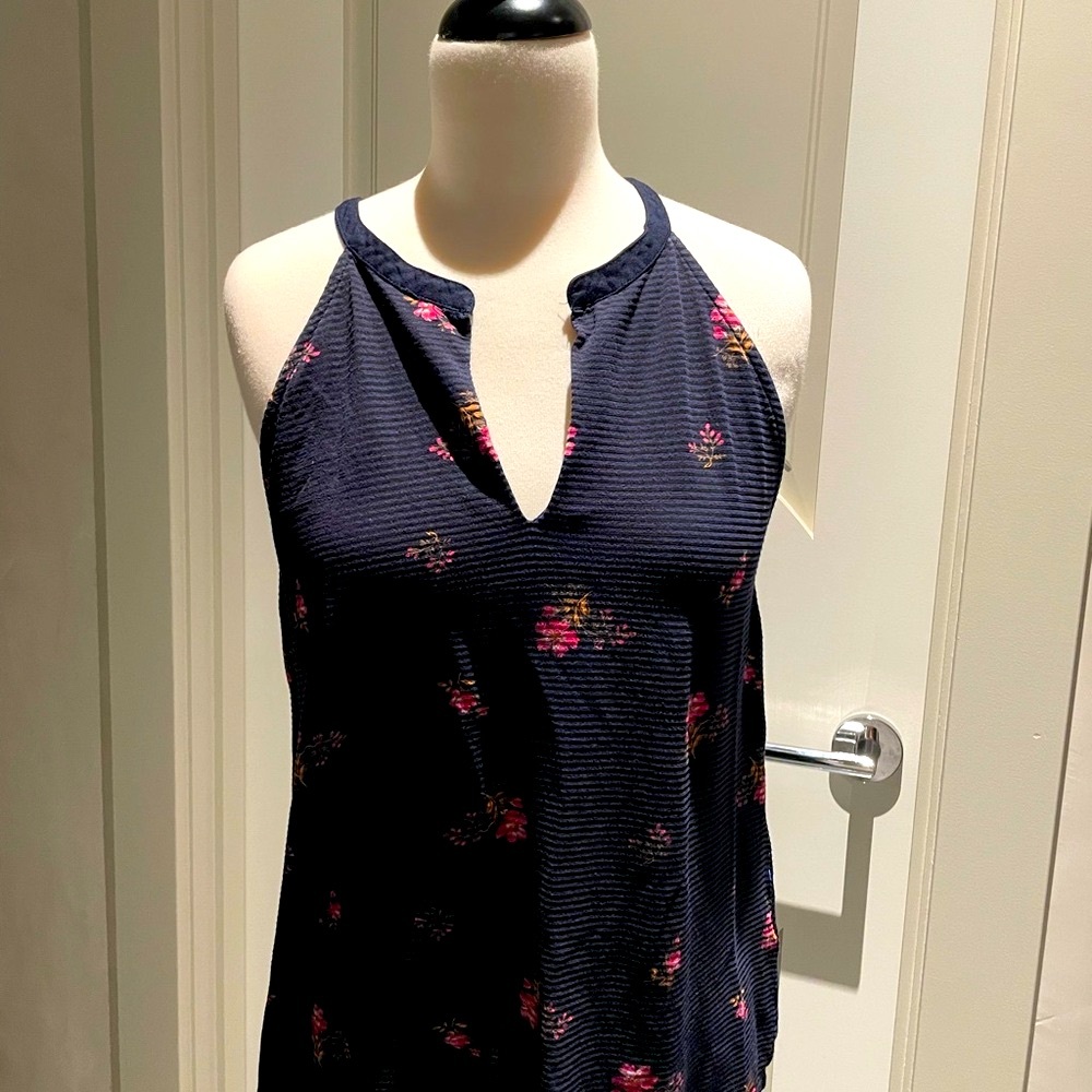 Lucky brand sleeveless top Navy color